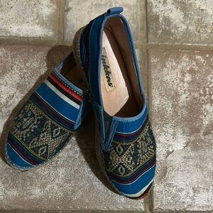 Inkkas Blue and Red Patterned Platform Shoes
